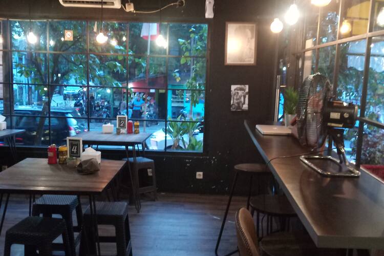 Warnong Mami Bule Kitchen Duren Sawit Fotograflari Warnong Mami Bule Kitchen Resimleri